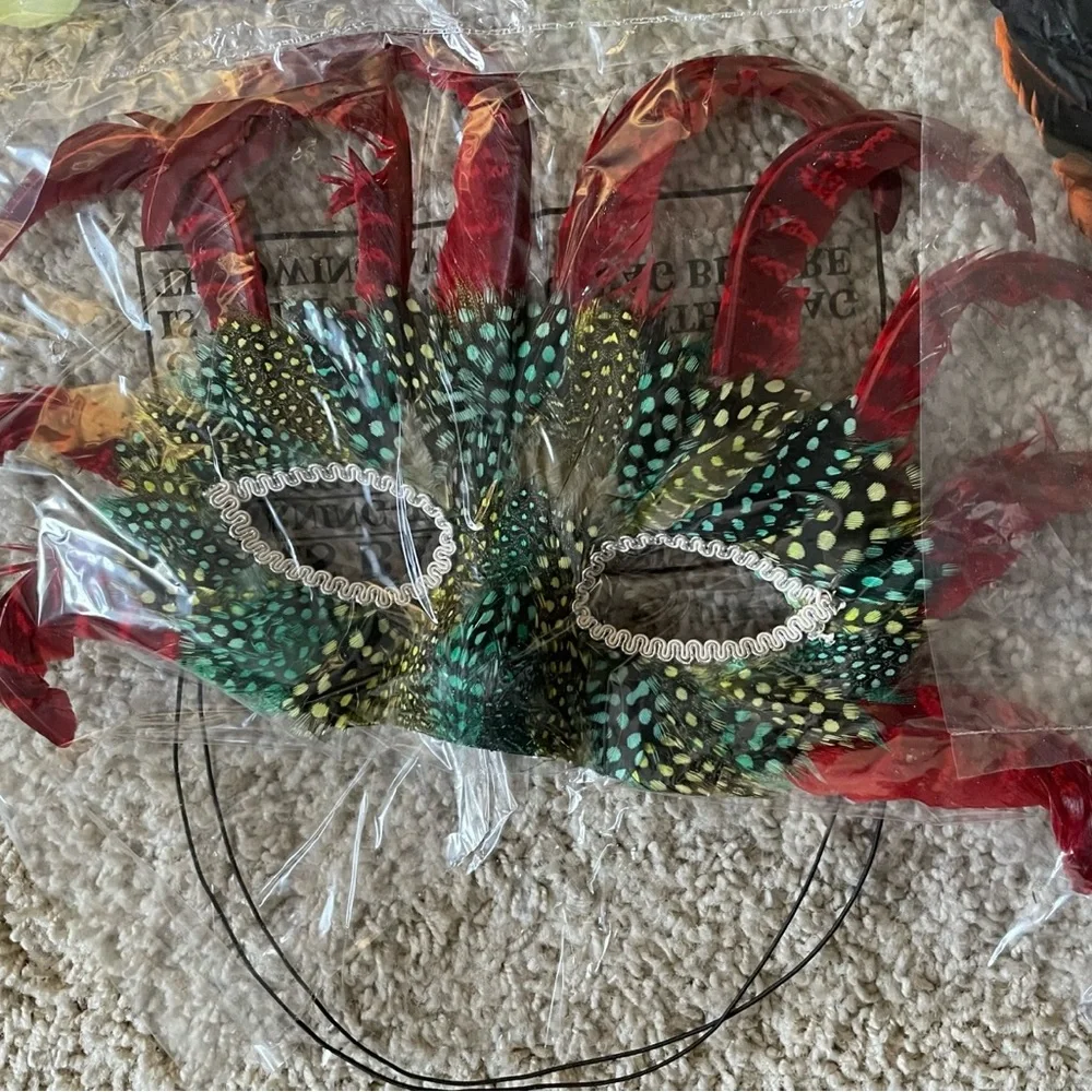 Lot of 11 Bloomingdale’s Colorful Feathered Masquerade Masks NWOT